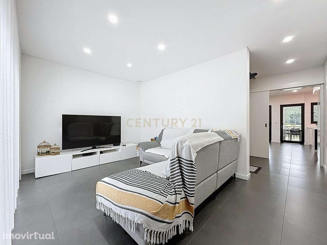 Moradia Recente com Vista Mar e Serra – Qualidade, Conforto e Tranquil - Grande imagem: 3/23