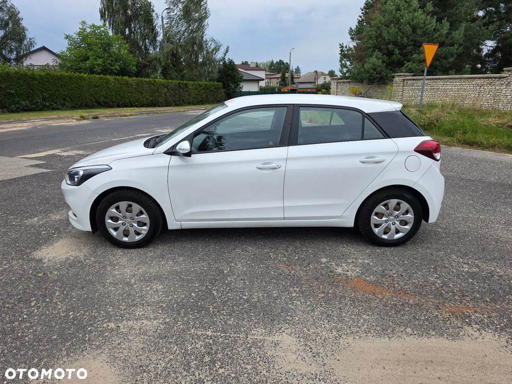Hyundai i20 blue 1.2 Trend - 23
