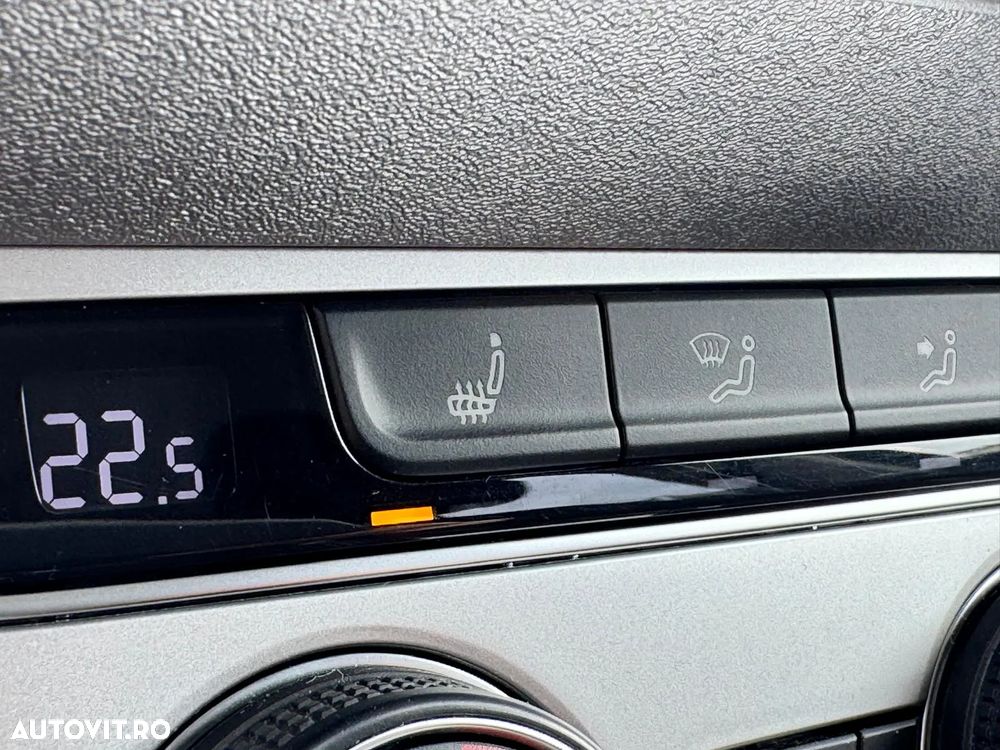 Volkswagen Passat - 36