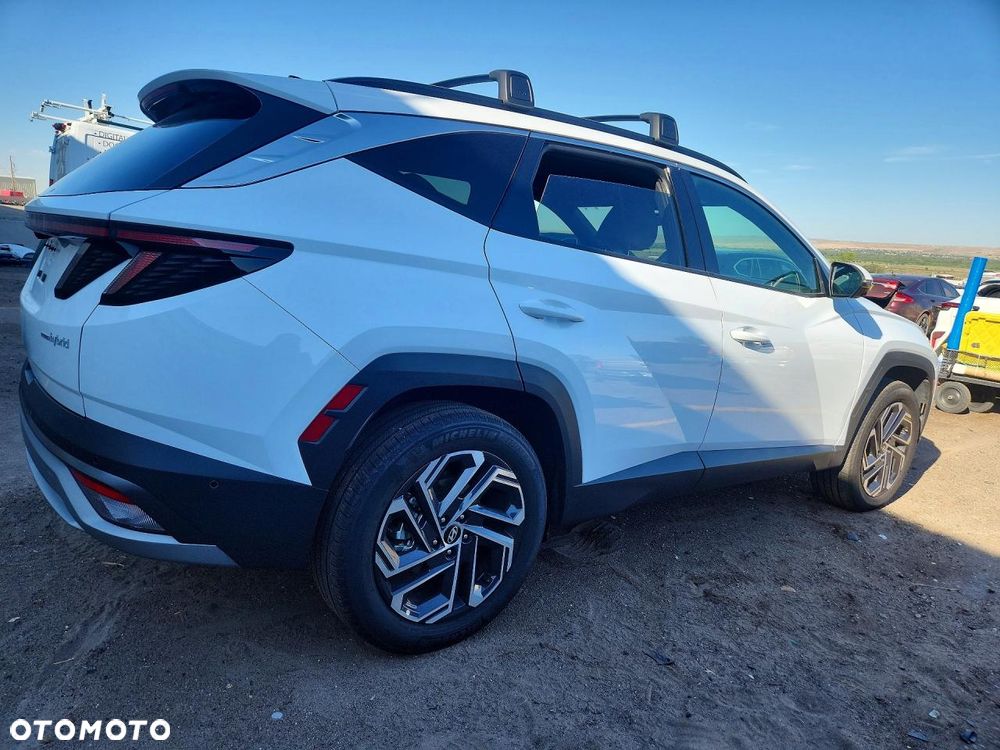 Hyundai Tucson - 4