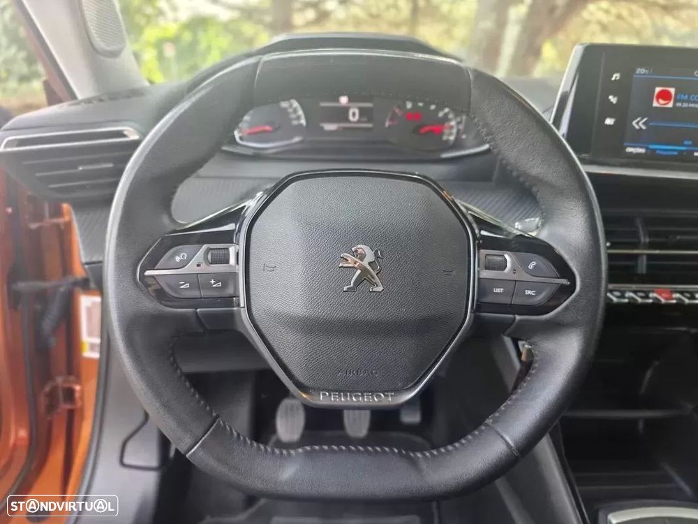 Peugeot 2008 1.2 PureTech Active Pack — fotografia 26