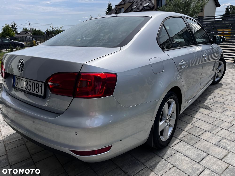 Volkswagen Jetta 1.2 TSI Comfortline - 5