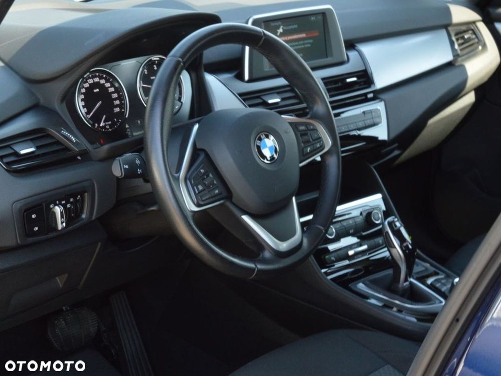 BMW Seria 2 218d - 13