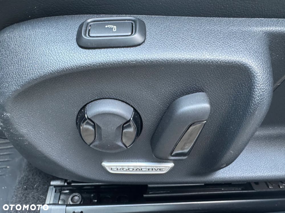 Volkswagen Passat - 13