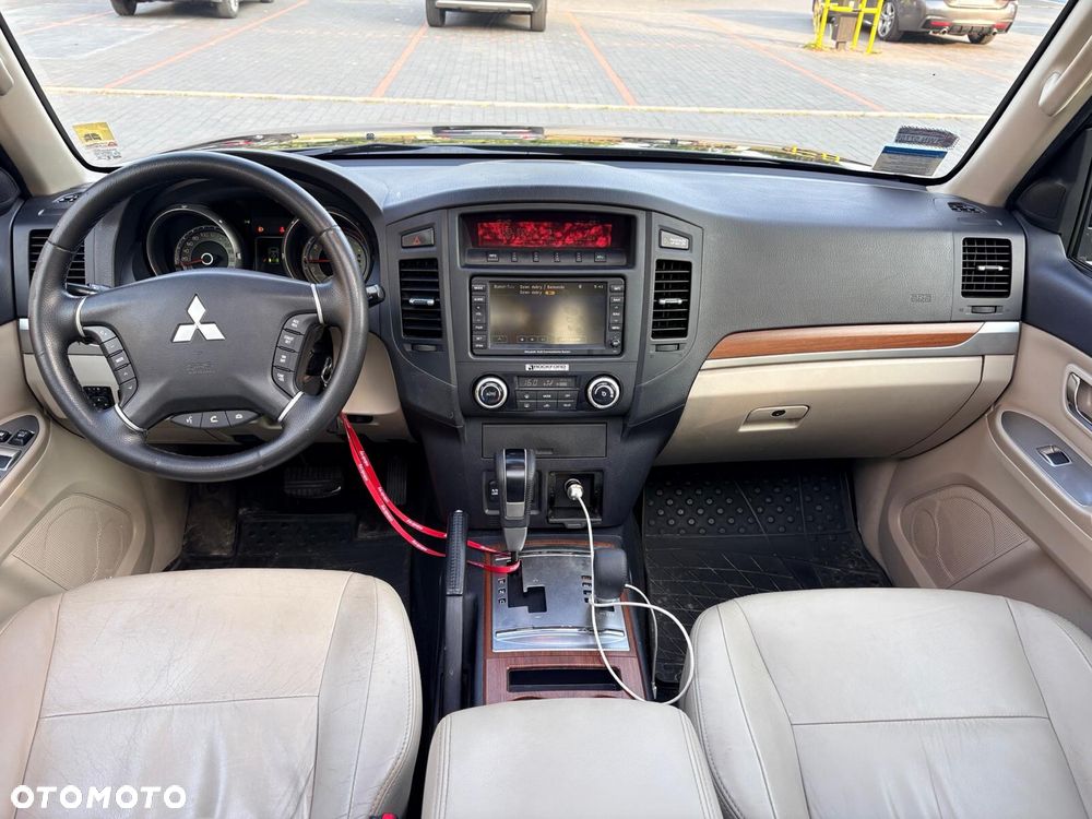 Mitsubishi Pajero - 6