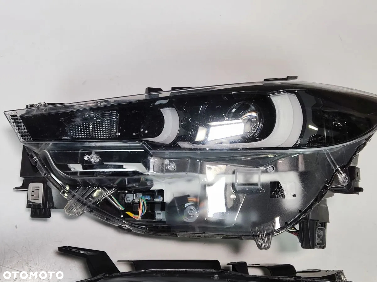 MAZDA CX5 od 2021r Lampa Przód Prawa Lewa - 3