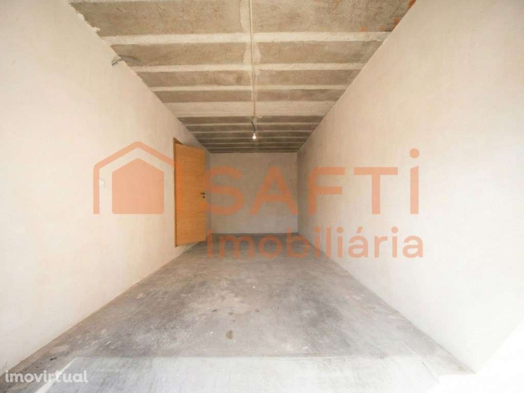 MORADIA T4 COM TERRAÇO JUNTO Á PRAIA - Grande imagem: 5/34