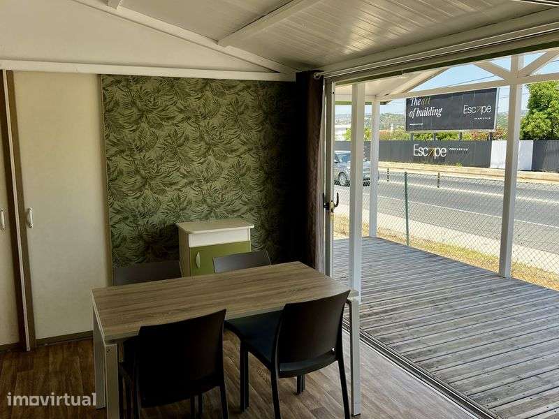 CHALET DESMONTÁVEL COM TERRAÇO COBERTO – PRONTO A INSTALAR - Grande imagem: 2/8