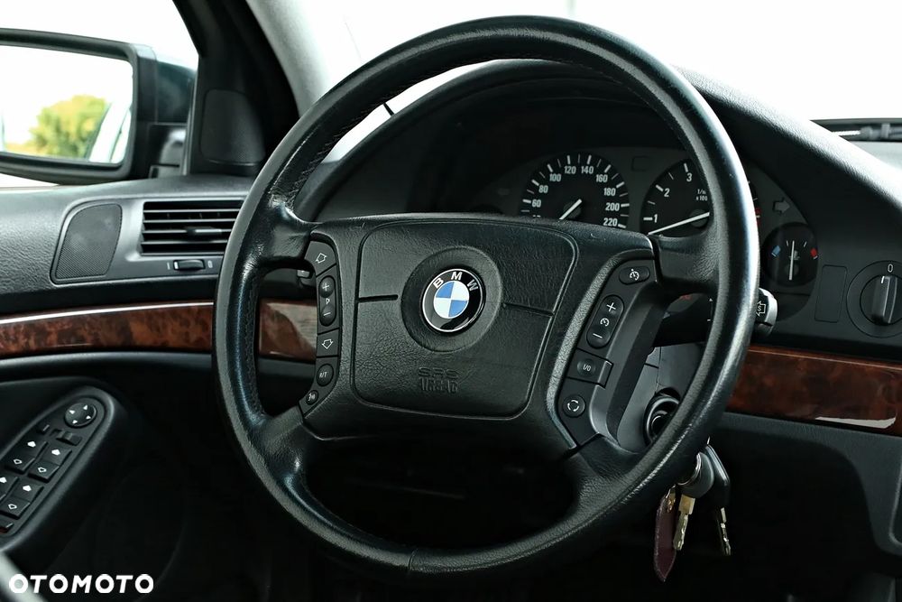 BMW Seria 5 - 26