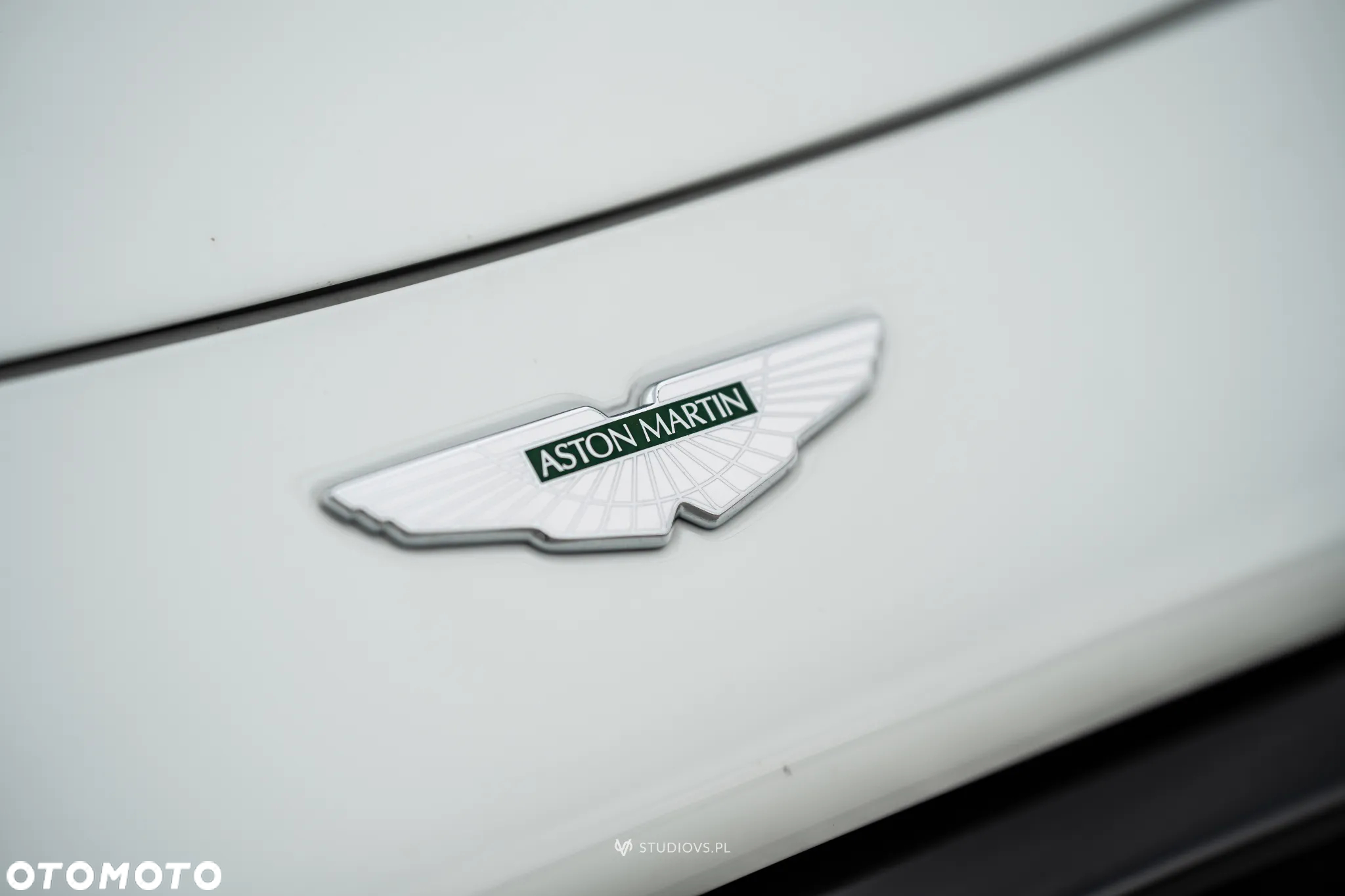 Aston Martin Vantage - 10