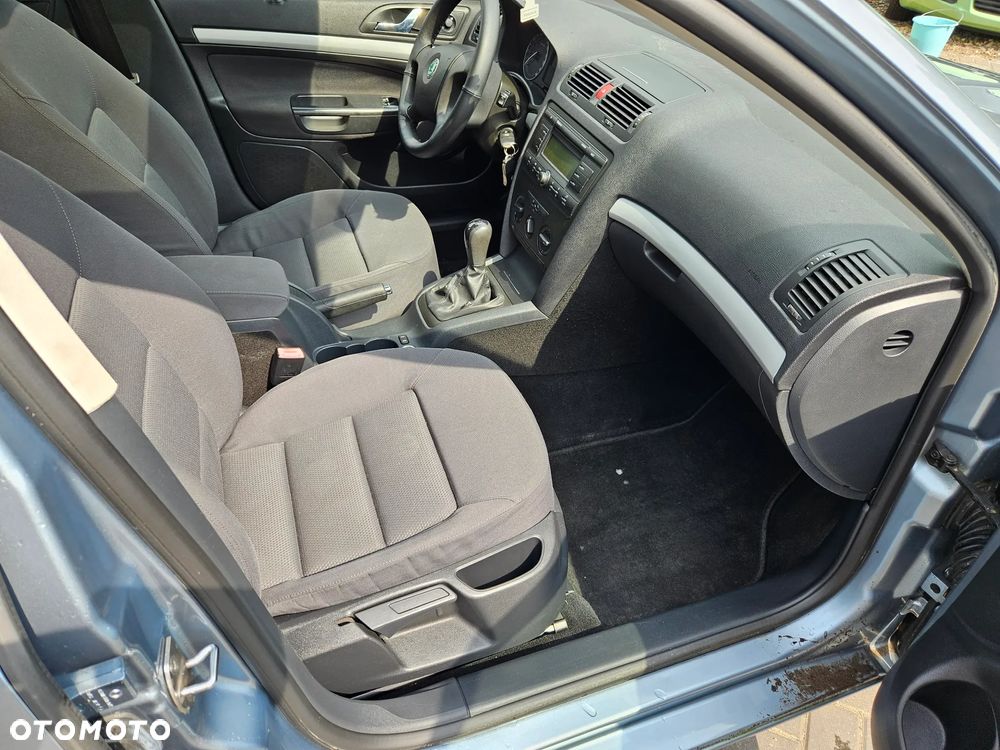 Skoda Octavia Combi 1.6 FSI Ambiente - 12