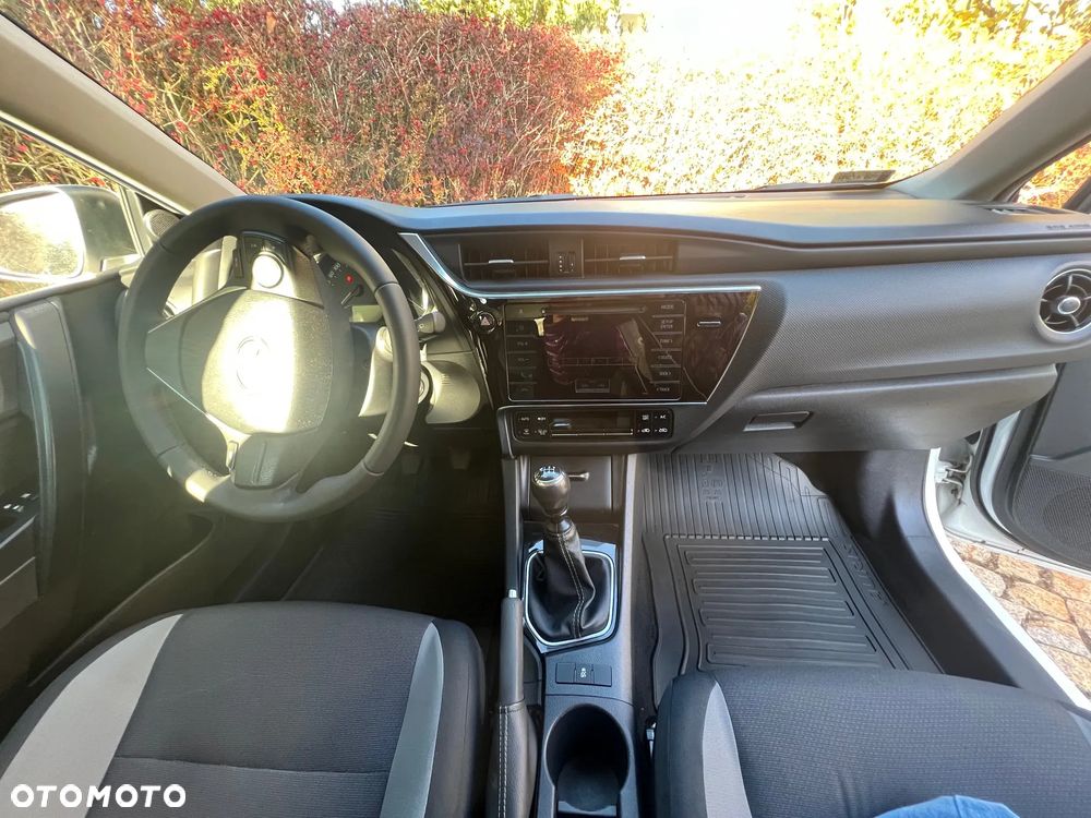 Toyota Auris 1.4 D-4D Business Edition - 9