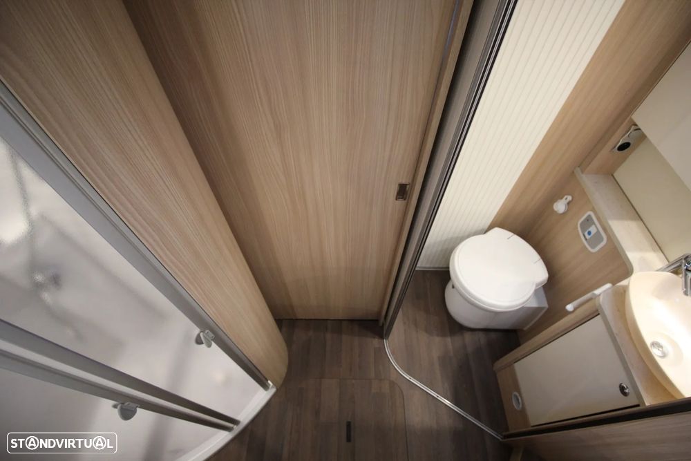 Burstner Ixeo IT 700 *CAMA CENTRAL+BASCULANTE* - 9