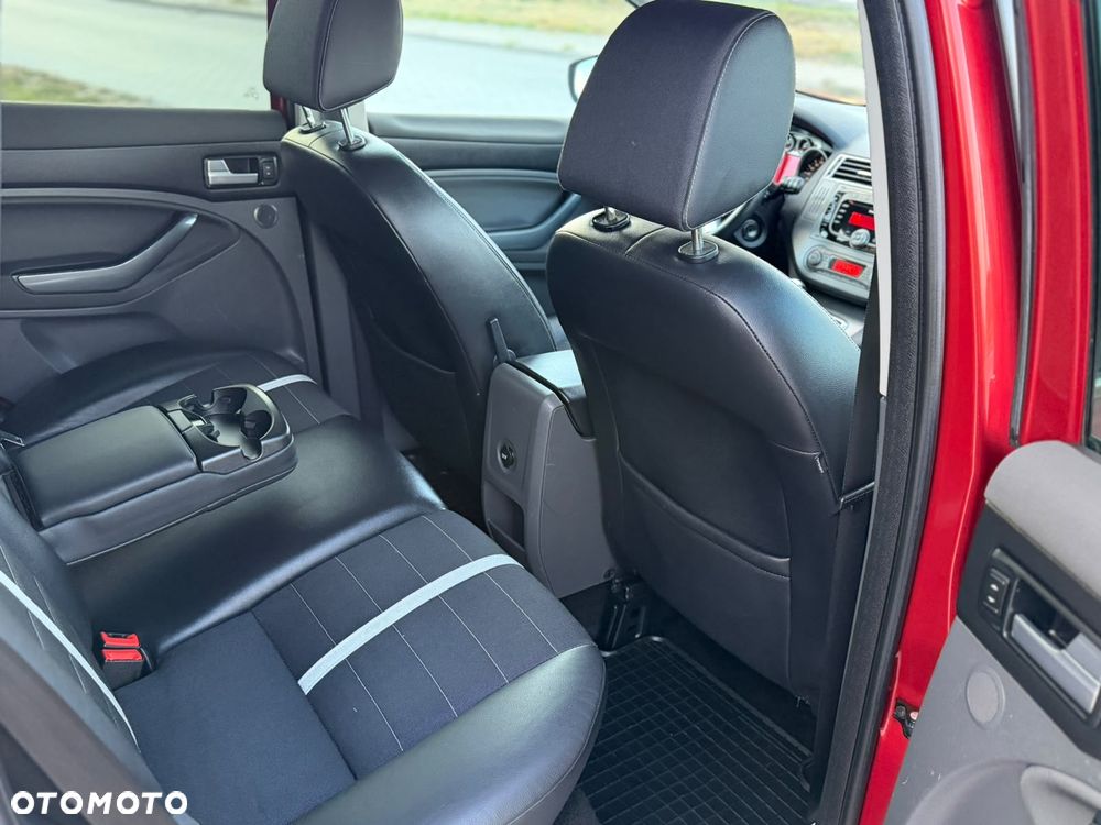 Ford Kuga - 10