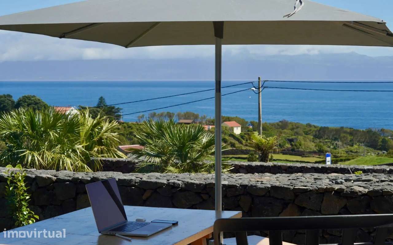 Moradia T3 contemporânea com jardim na Prainha, Ilha do Pico - Grande imagem: 3/35