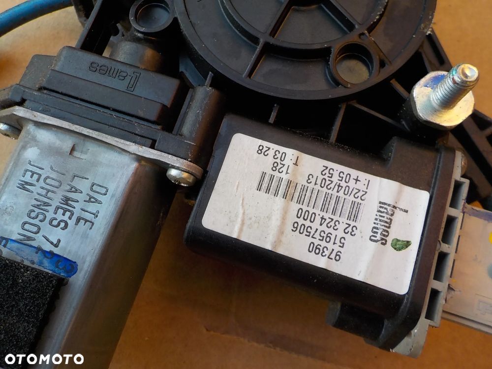 podnośnik szyby lewy tył fiat 500L 51957506 - 2