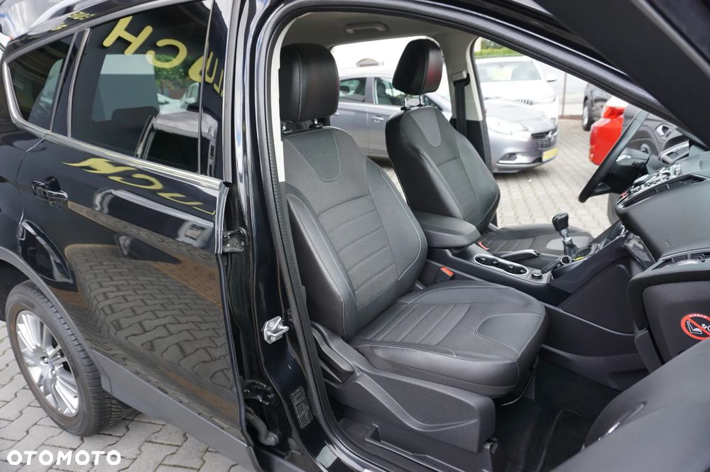 Ford Kuga 2.0 TDCi 2x4 Titanium - 28