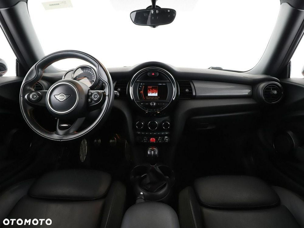 MINI Cooper Standard - 16