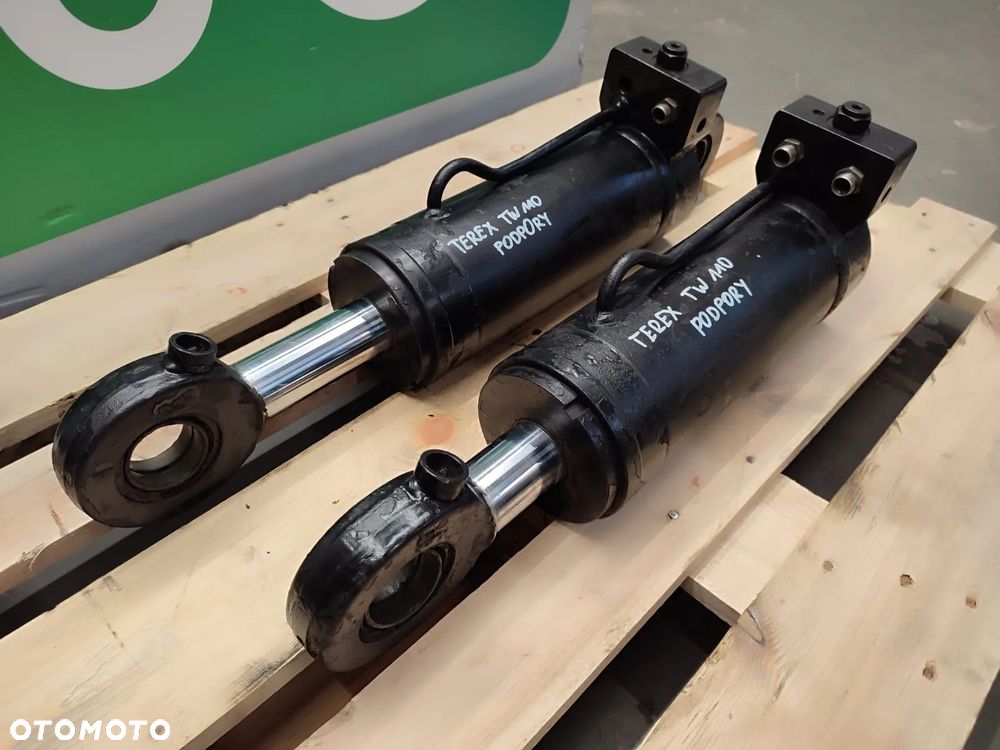 Siłownik hydrauliczny podpór 6501137500 TEREX TW 110 - 6