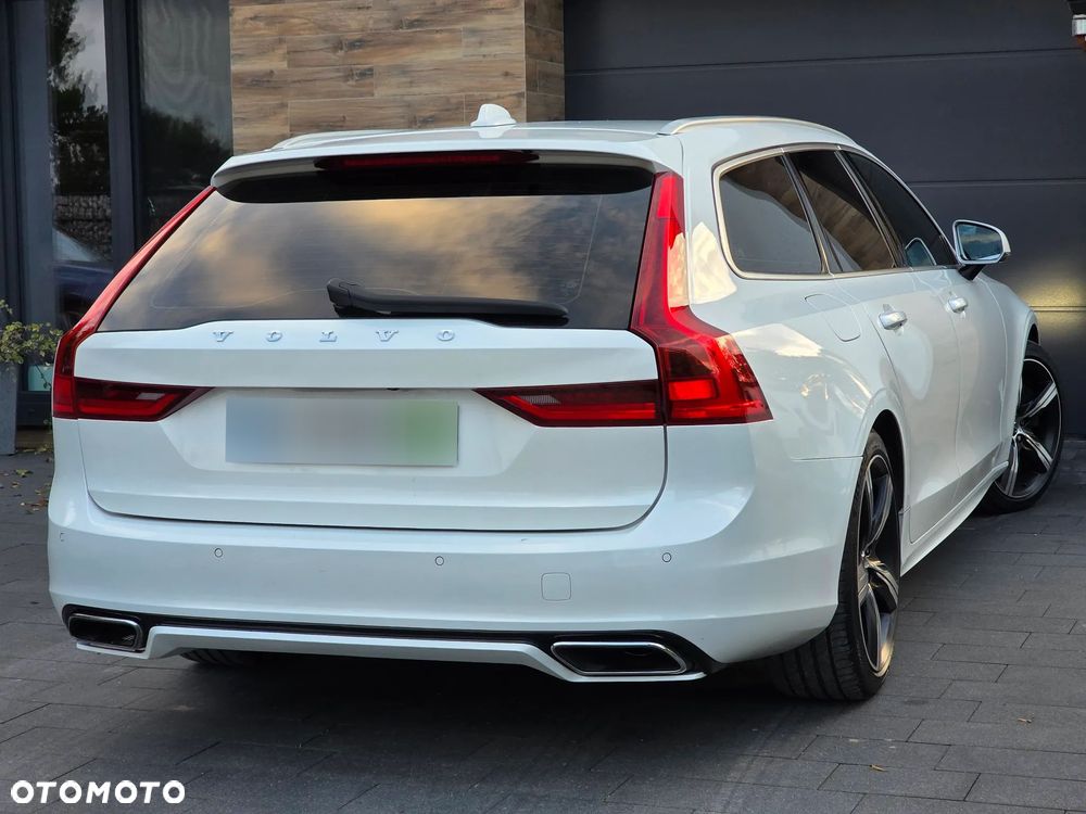 Volvo V90 D5 SCR AWD R-Design - 4