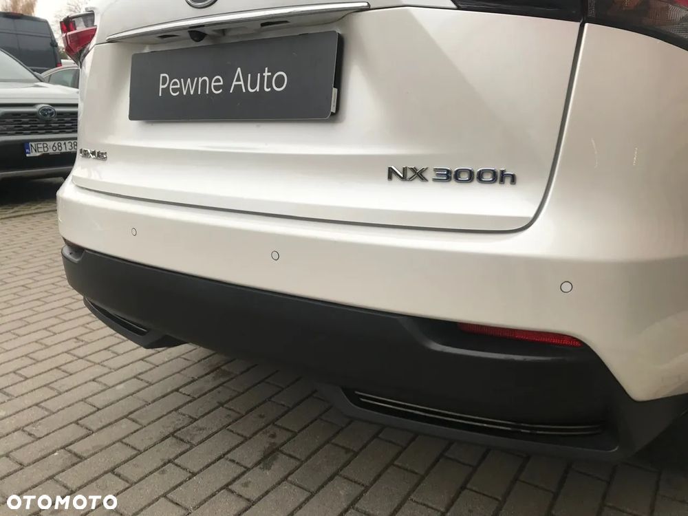 Lexus NX 300h Elite AWD - 11