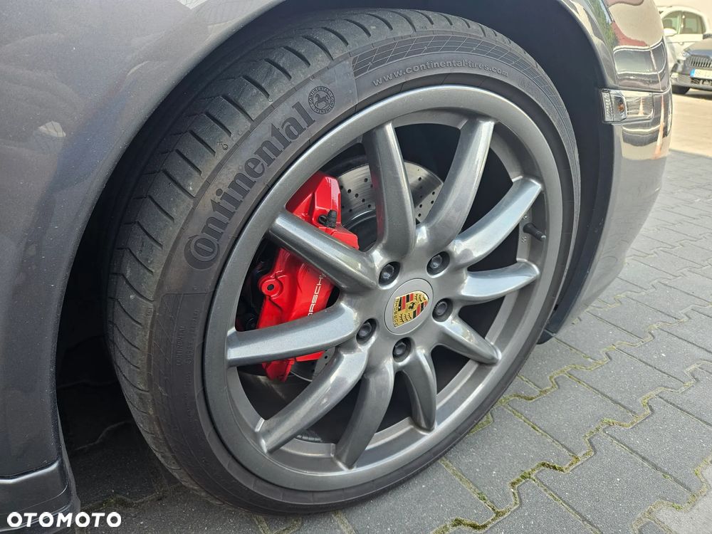 Porsche 911 Carrera 4 S Tiptronic - 16