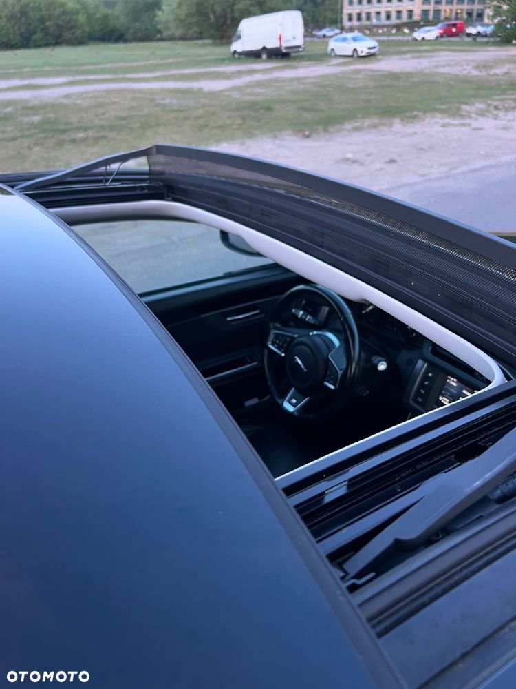 Jaguar XF 20d AWD R-Sport - 9