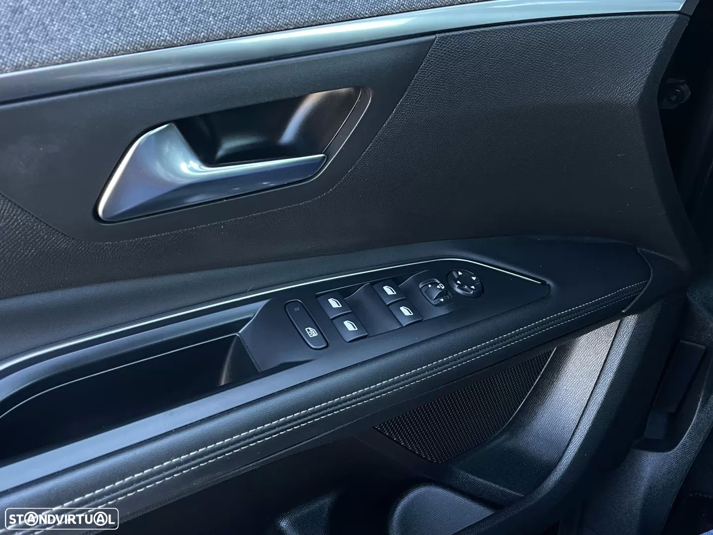 Peugeot 5008 1.2 PureTech Allure EAT8 - 34