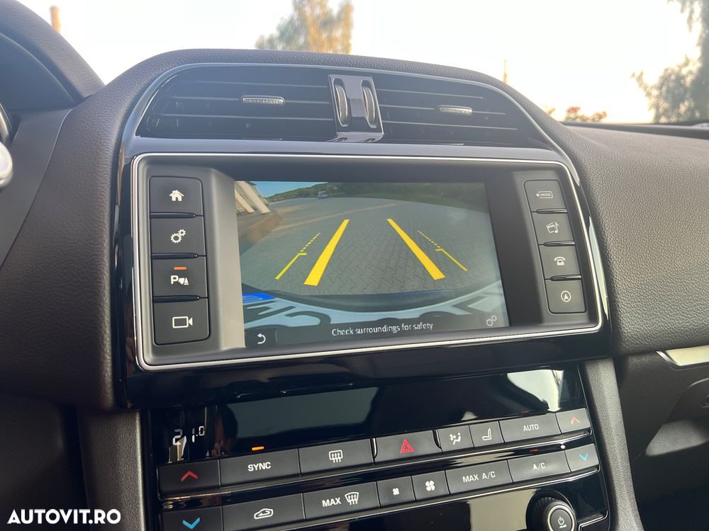 Jaguar F-Pace 30d AWD Prestige - 12