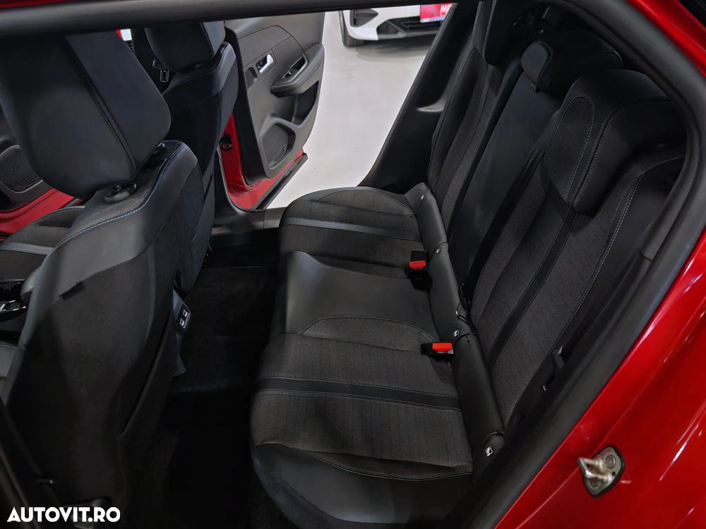 Peugeot 2008 PureTech 130 EAT8 Allure - 17