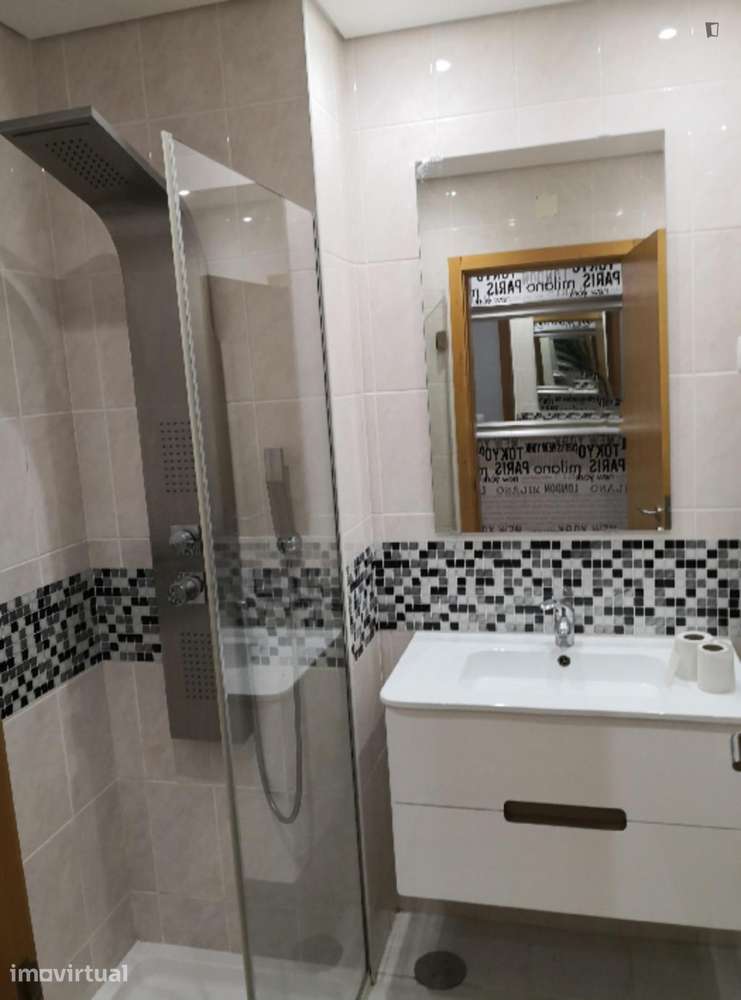 Quarto - localizado em São Mamede de Infesta Porto - Grande imagem: 4/11