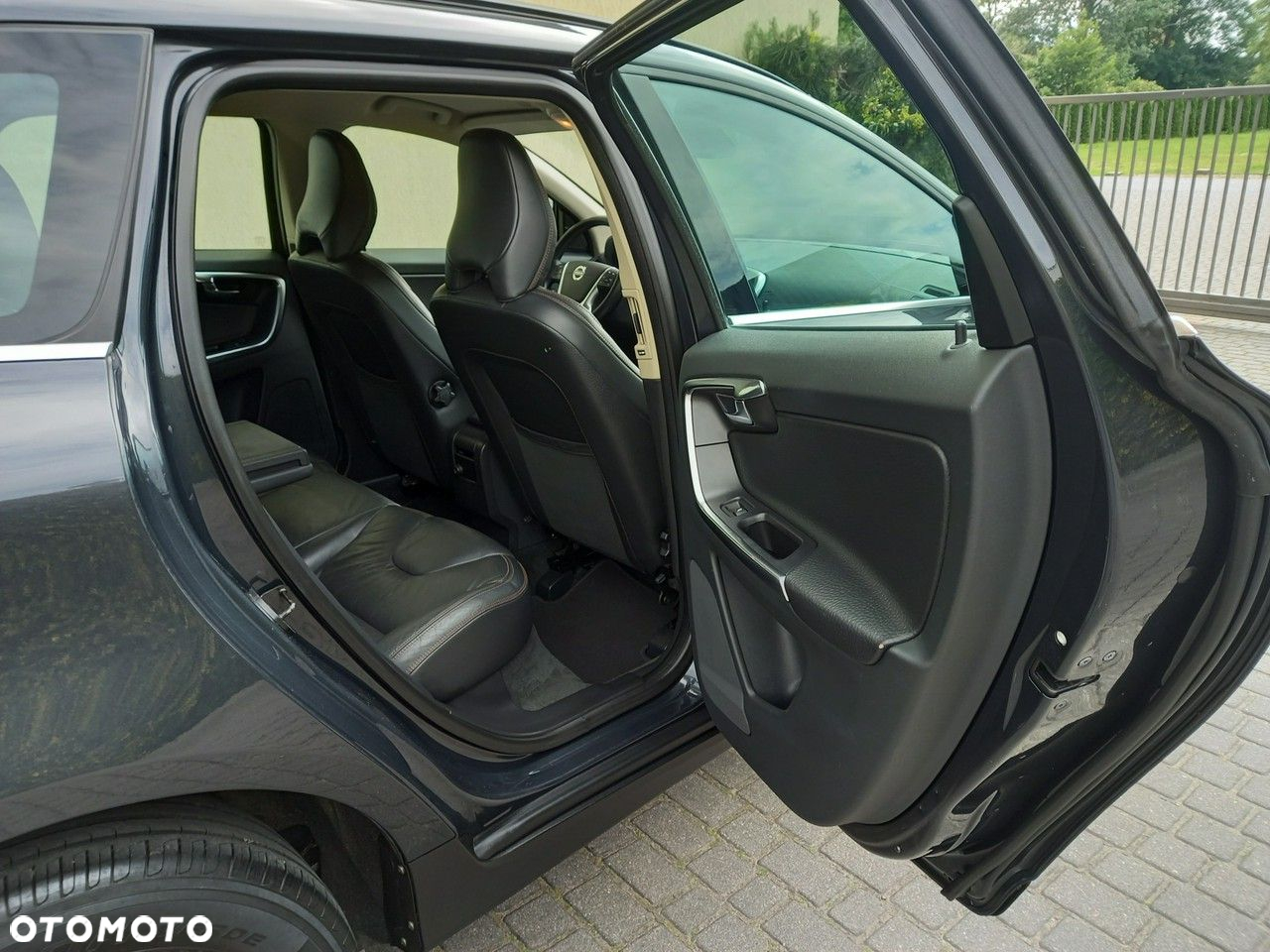 Volvo XC 60 D4 Geartronic Momentum - 22