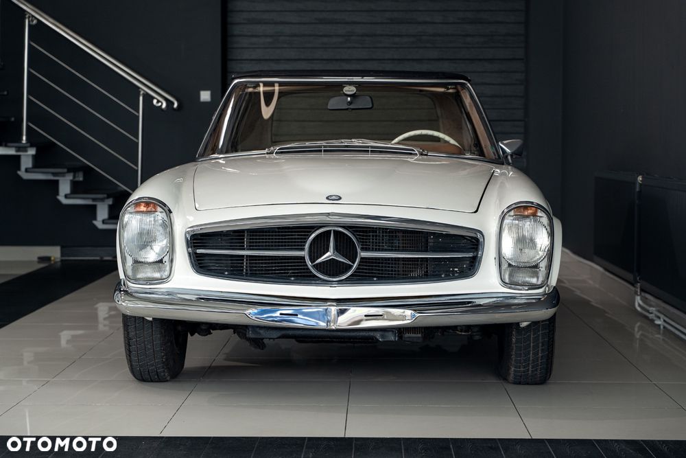 Mercedes-Benz SL - 12