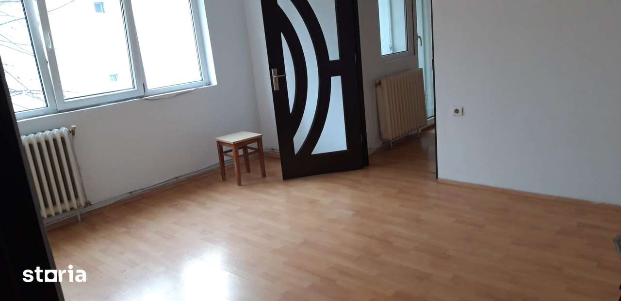 Ap. 2 camere etajul 3, Aleea Tihutei, Bistrita — fotografia 1