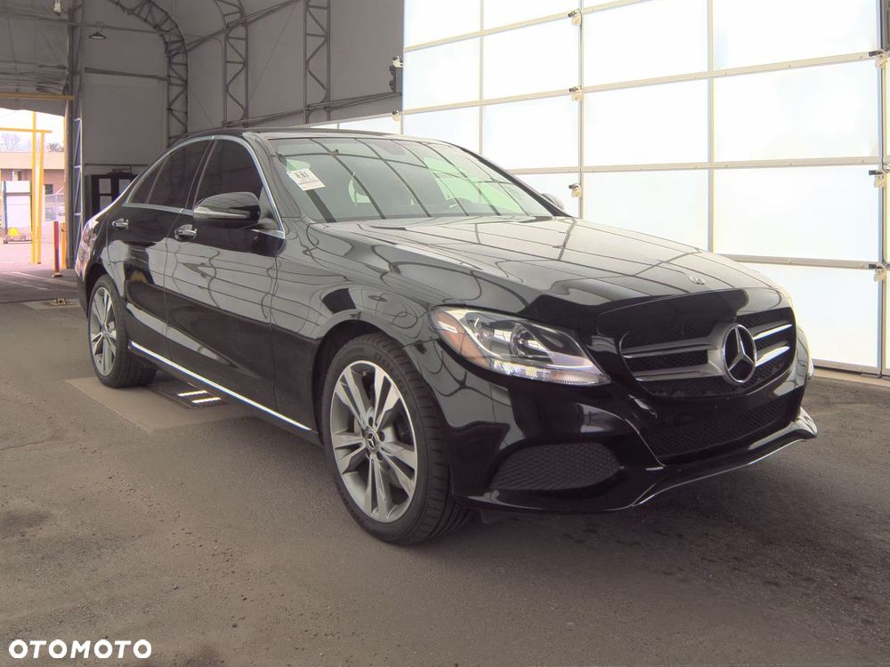 Mercedes-Benz Klasa C 300 9G-TRONIC - 3