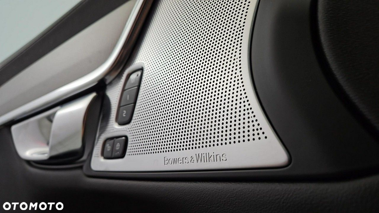 Volvo V90 T8 AWD Plug-In Hybrid R-Design - 23