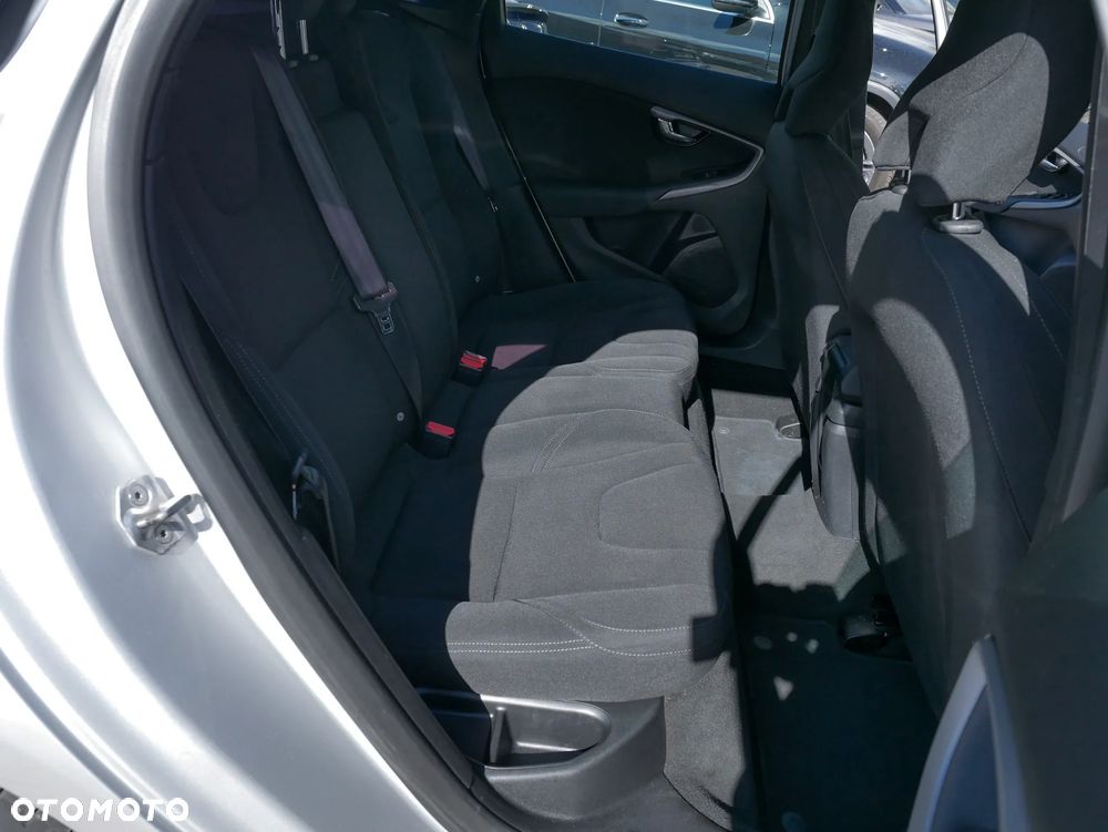 Volvo V40 D2 Powershift Momentum - 23
