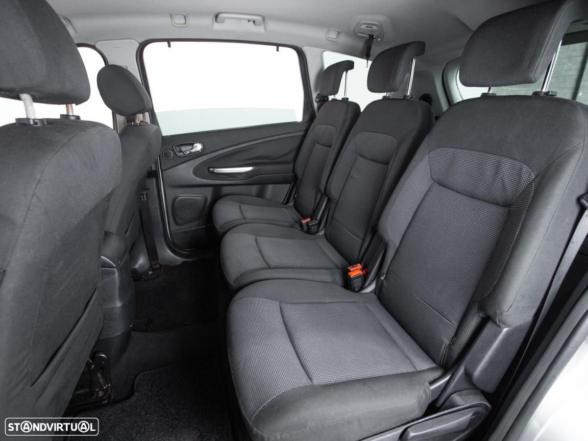 Ford S-Max - 9