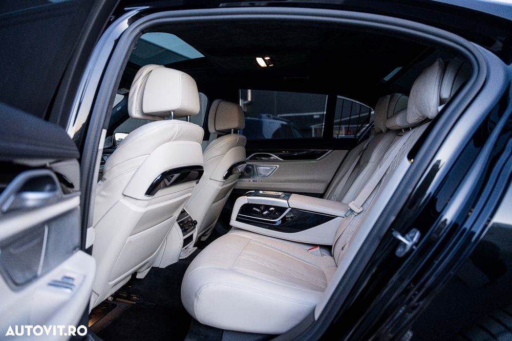 BMW Seria 7 750i xDrive - 11