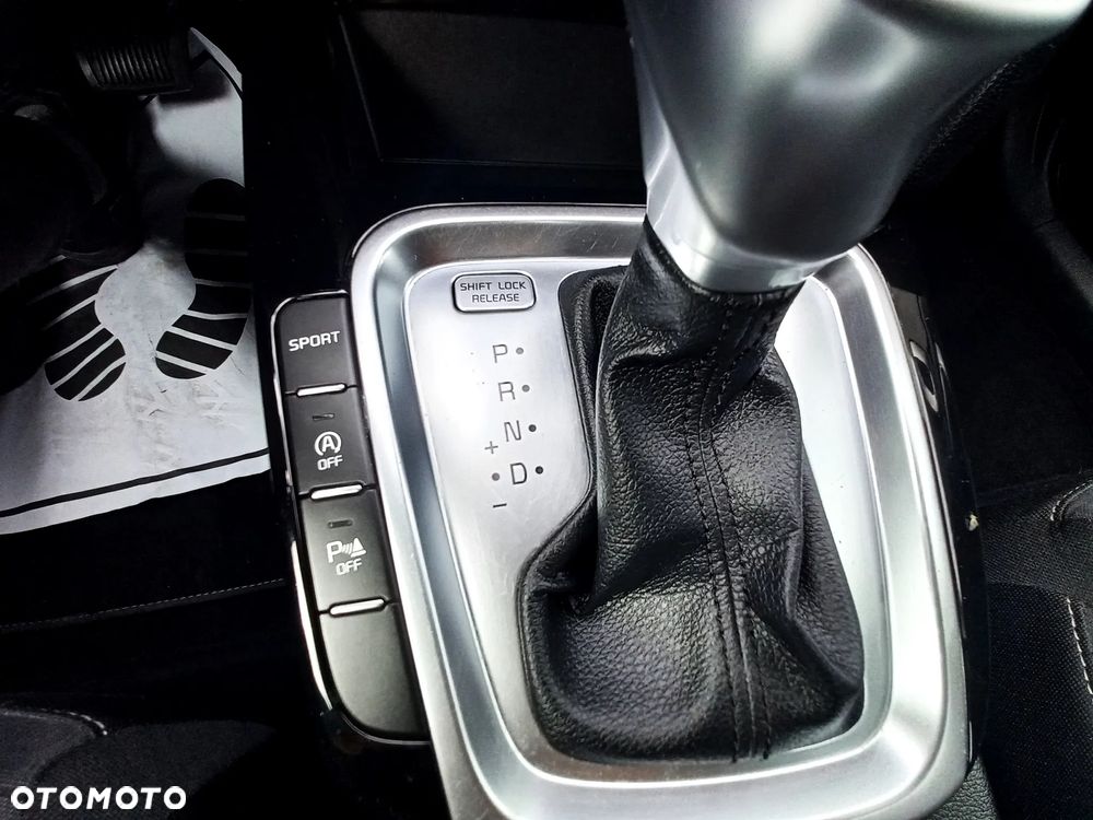 Kia Ceed 1.6 CRDi DCT Vision - 12