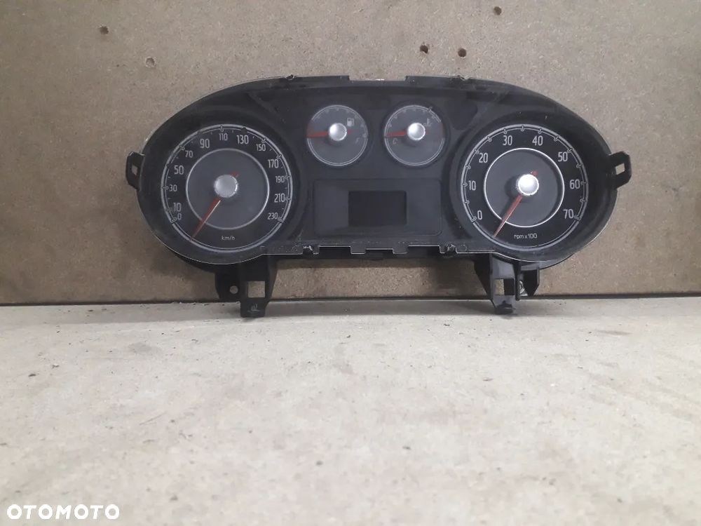Licznik Fiat Grande Punto EVO 10r. 1.4 T-JET 51840519 - 1