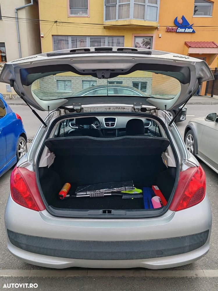 Peugeot 207 - 4