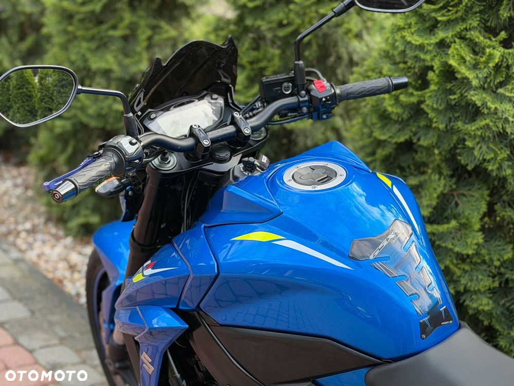 Suzuki GSX - 15