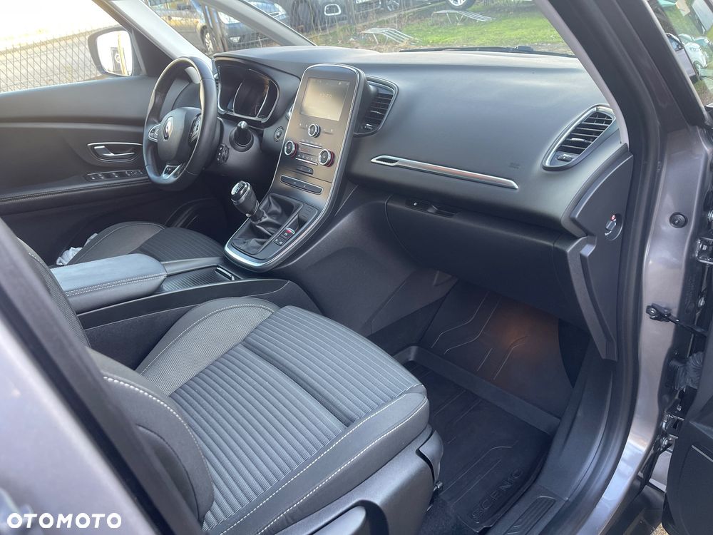 Renault Scenic - 17
