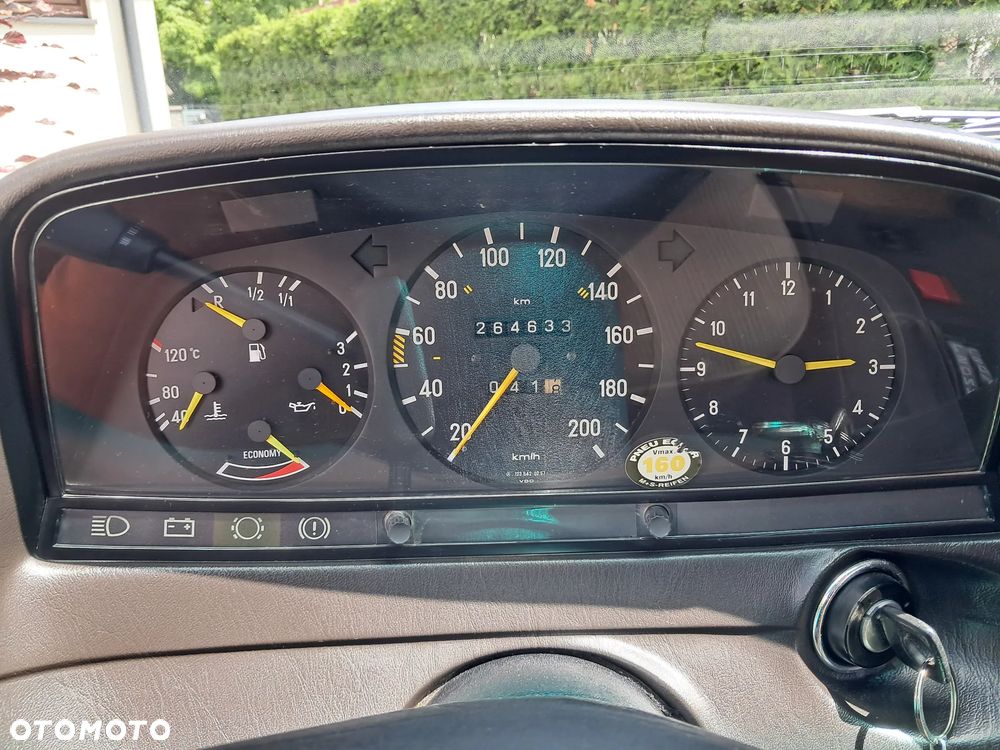 Mercedes-Benz W123 - 15