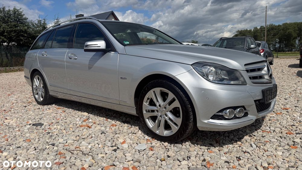 Mercedes-Benz Klasa C 220 CDI BlueEff Avantgarde - 31