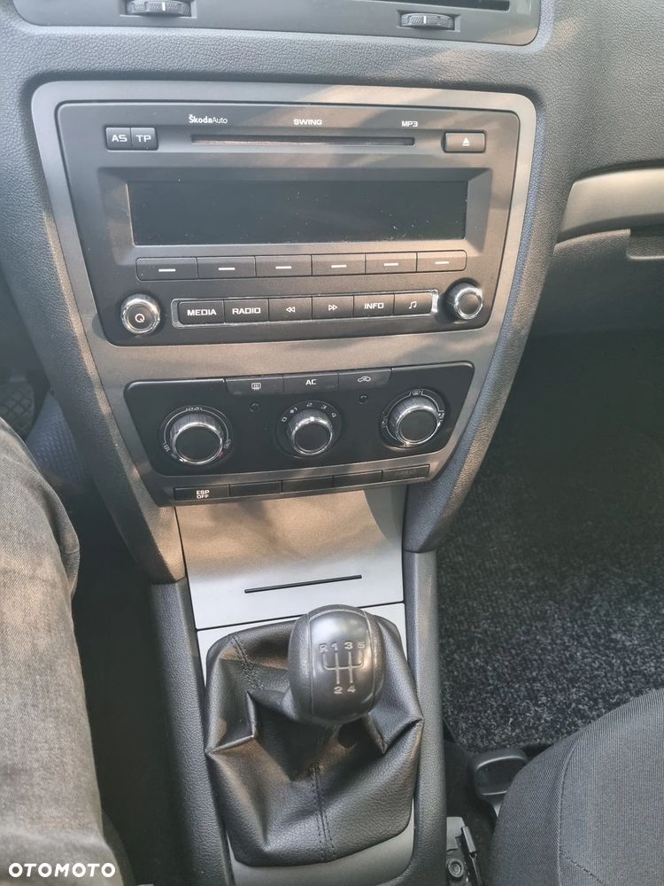 Skoda Octavia 1.6 Combi Classic - 13