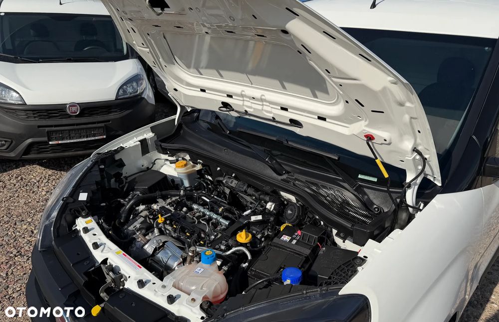 Fiat DOBLO VAN VAT-1 Homologacja cięż. DMC: 2145kg Ładowność 706kg MOCNY SILNIK 1.6 MultiJet, 105KM Emisja Euro-6, Skrzynia biegów 6-cio stopniowa! ORYGINALNA ZABUDOWA PAKI, BOCZNE DRZWI PRZESUWNE, RADIO FABRYCZNE, Hak 1300kg, PODGRZEWANE FOTELE Z REG. I PODŁOKIETNIKIEM, BAGAŻNIK DACHOWY ORYGINALNY FIAT, PARKTRONIKI, ALARM.. - 28