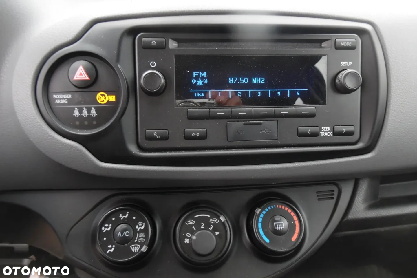 Toyota Yaris 1.0 Active EU6 - 11