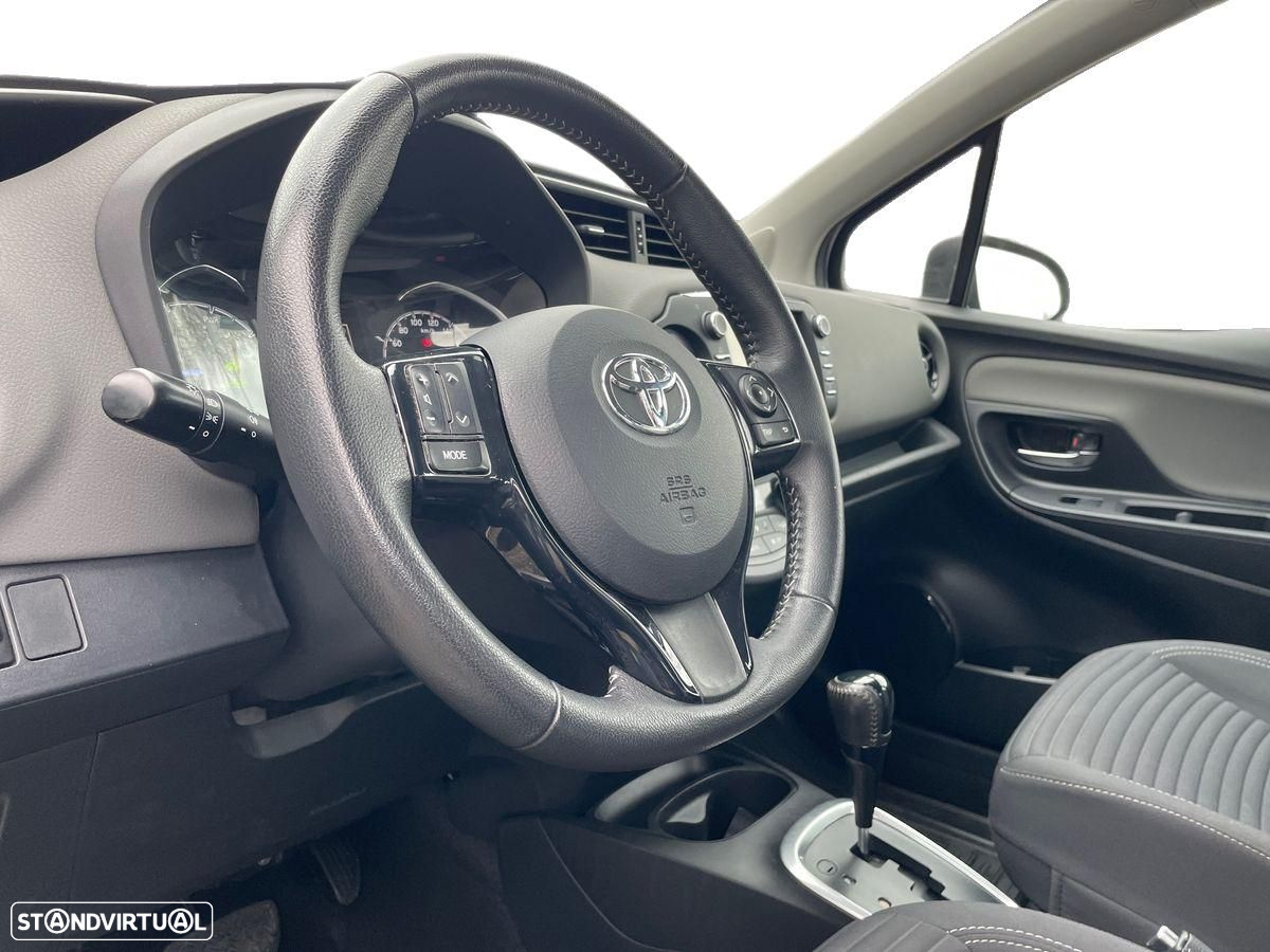 Toyota Yaris 1.5 HSD Comfort - 12